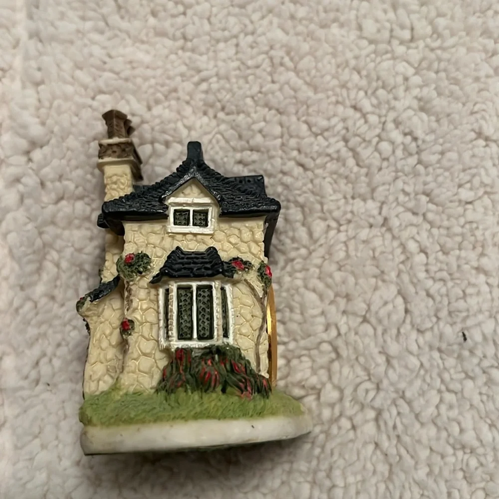 Cottage Clock - Black and Cream